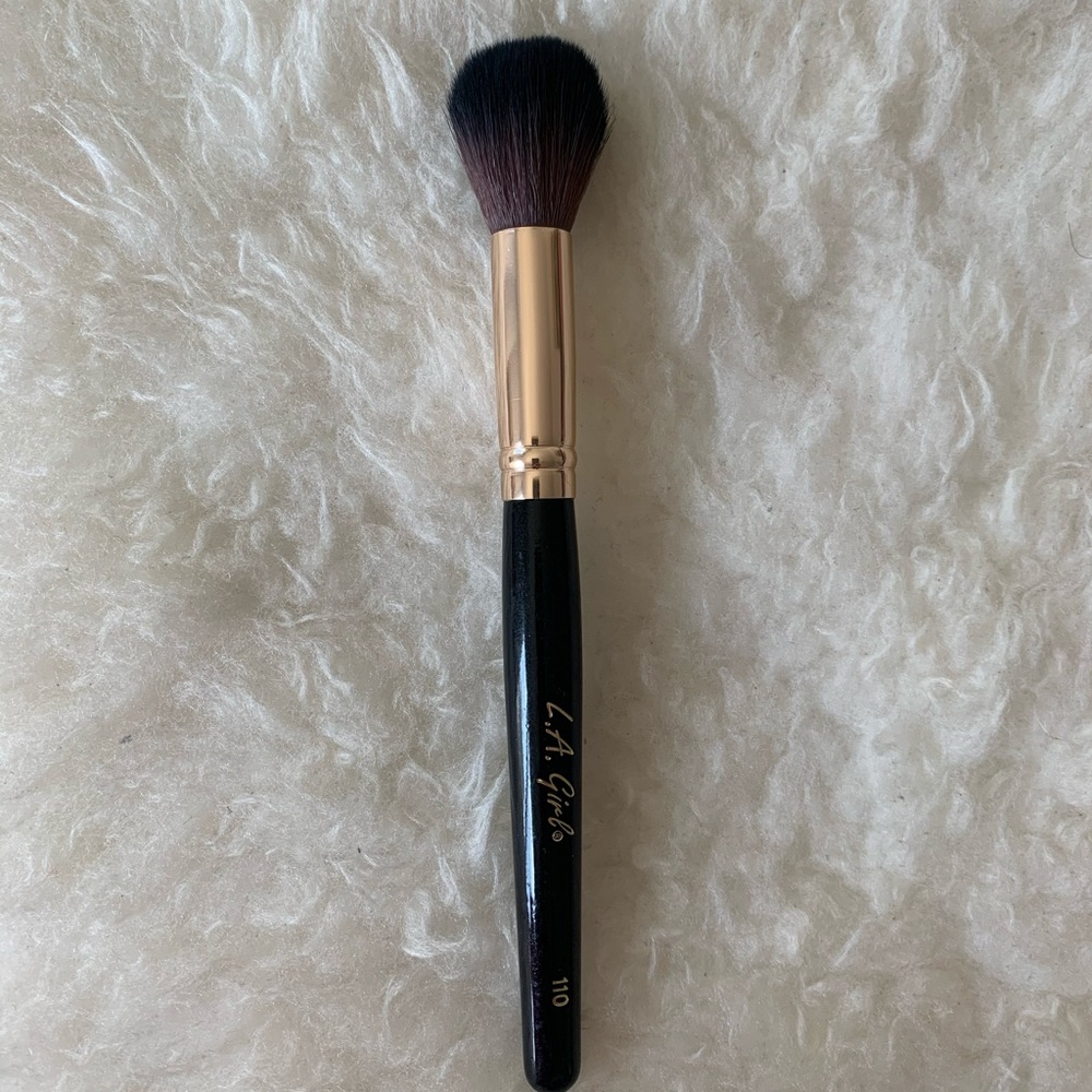 LA Girl Cosmetics Tapered Brush